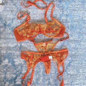 🧡 NWOT Orange Lingerie Lace Set M 🧡